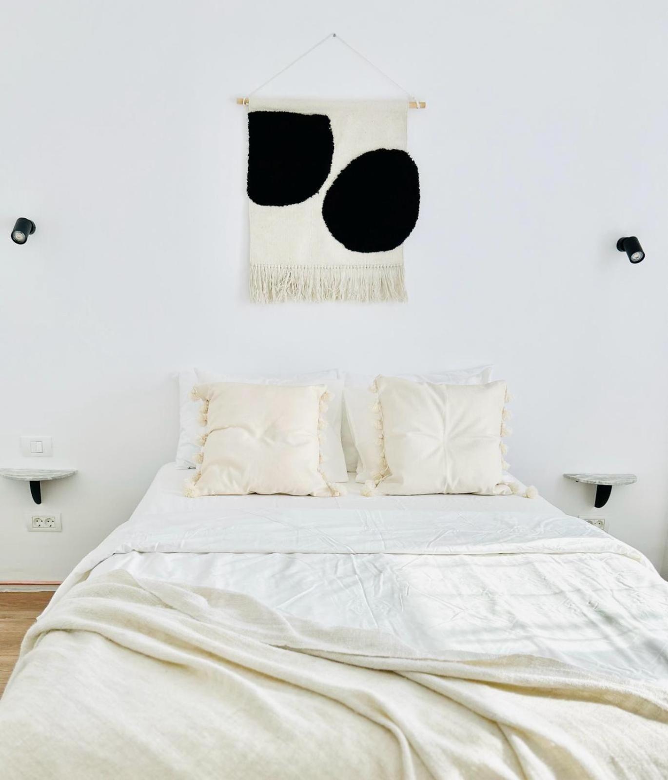 Urban Parkside Retreat Cozy 2-Bed Ap By Metro Apartment Bucharest Exterior photo